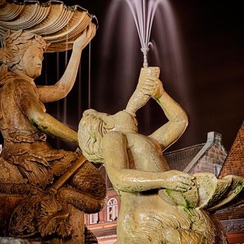 Bild: Schöner Brunnen Schwabach Deutschland (archit-nacht-sc-001.jpg)